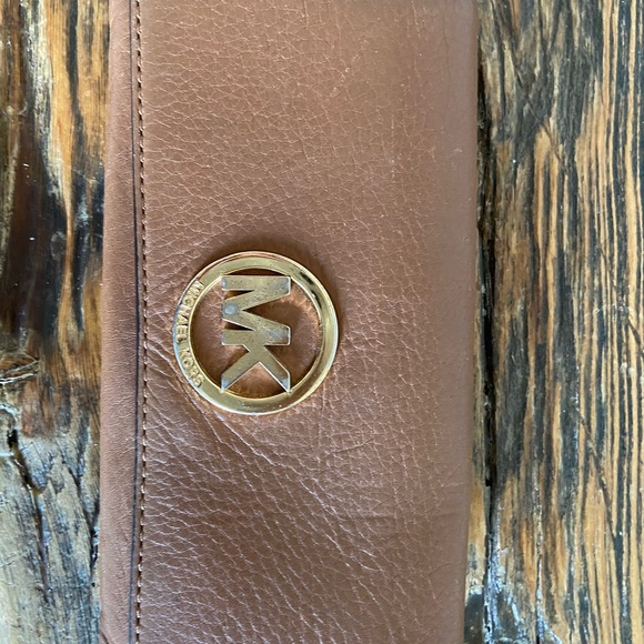 Michael Kors leather wallet - Picture 1 of 4